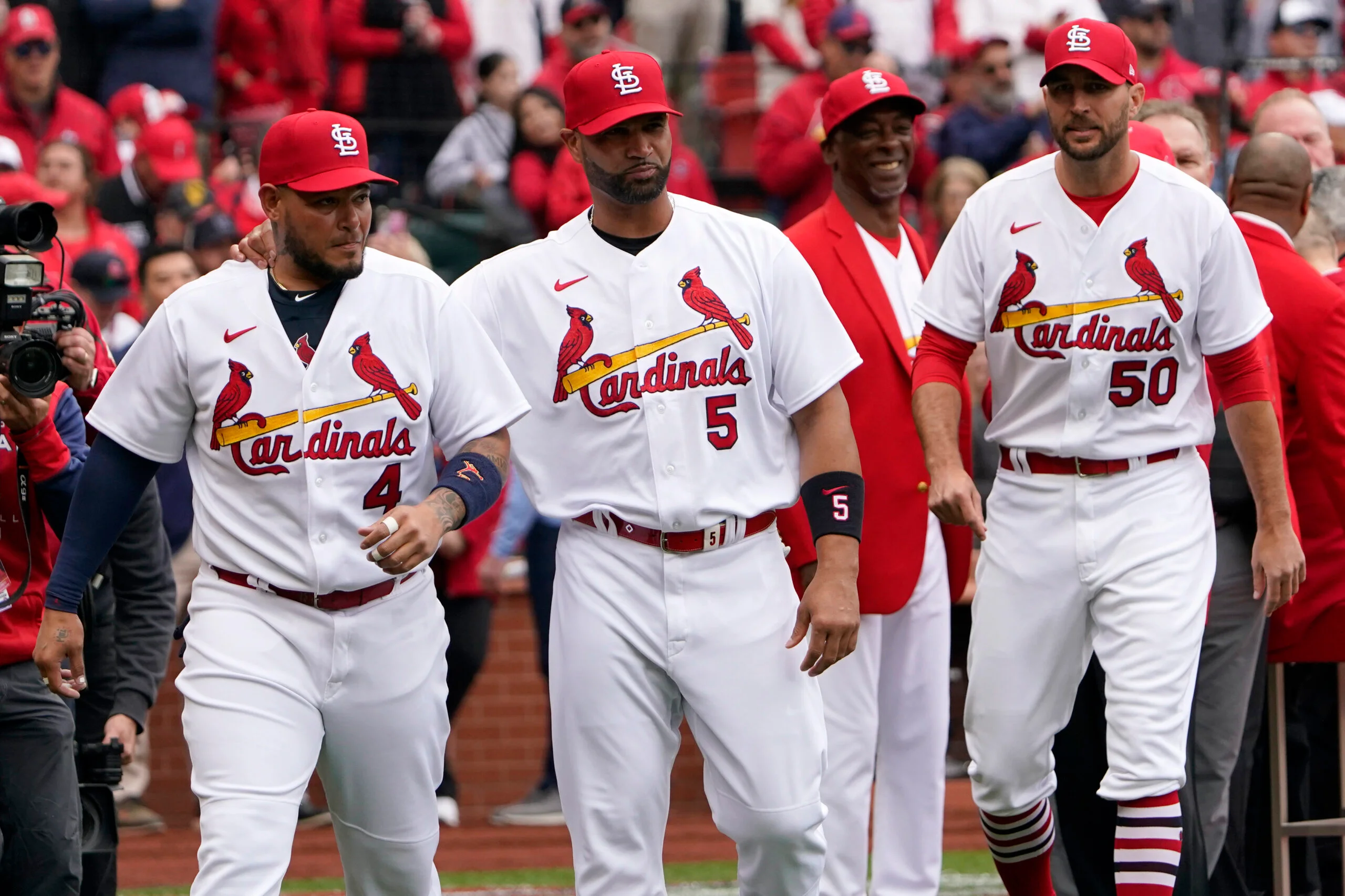 BREAKING: Cardinals Capitalize on Discount Market Opportunity, Sign Two-Time All-Star Shortstop to Four-Year Deal After Power Decline Derails $300 Million Projection
